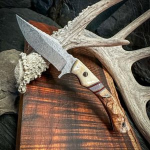 The Cuda Knife, hunting knife, chef knife, hunting knife usa, handmade hunting knife, hunting knife under 100$, best hunting knife, Nitro V steel knife, giraffe bone handle knife